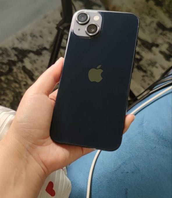 Продам Iphone 13