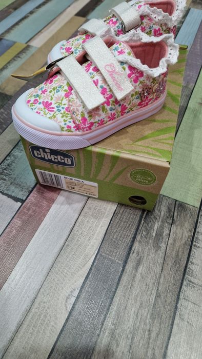 Нови Бебешки обувки chicco