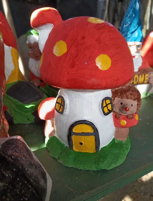 Matrite decoratiuni gradina pitici leu ciuperci alba ca zapada fantana