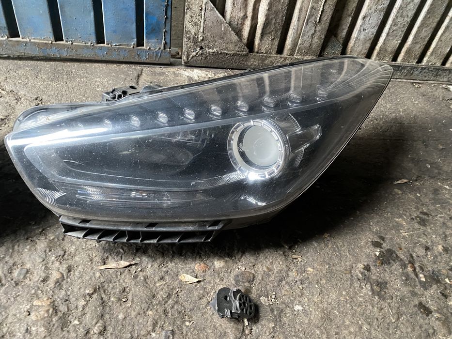 Far Hyundai Facelift 2016 - 2019 faruri stanga dreapta lupa