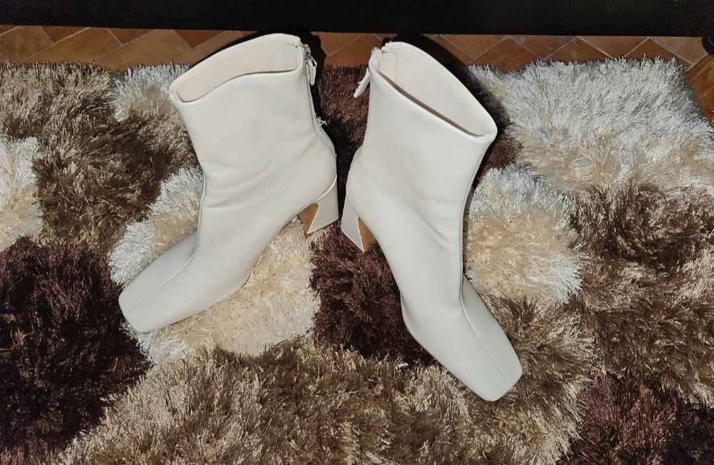 Ghete damă crem marimea 36 noi