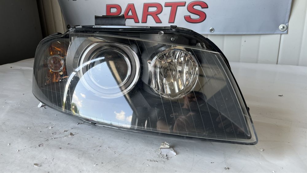 Ляв и десен фар Audi A3 8P (2003-2013)