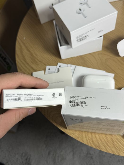 PROMOTIE! Airpods pro 3 + baterie externa magsafe apple