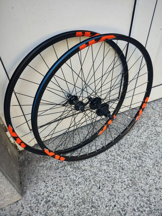 Капли.Нови и употребявани.Всякакви марки и размери.