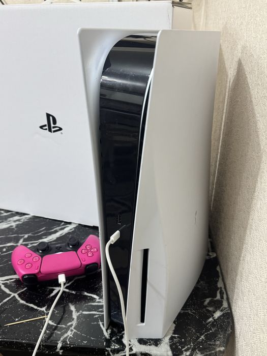 Продам Playstation 5 срочно