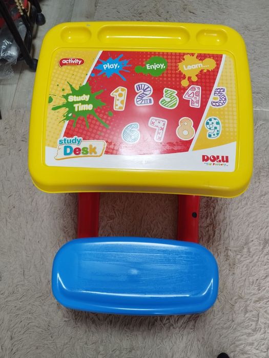 Продавам Детско бюро и детска люлка