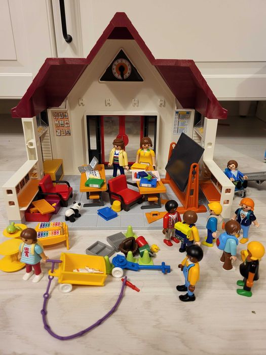 Seturi Playmobil de Craciun Iarna Casa familiei Scoala cu autobuzul