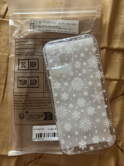 Чехол на айфон 15