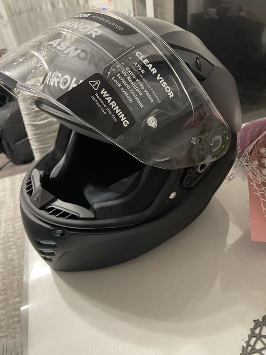 Каска за мотор - чисто нова