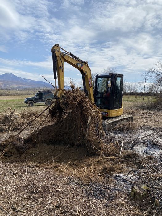 Excavator 5 tone de inchiriat cu PICON