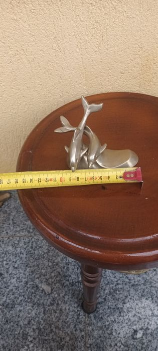 Delfini din Bronz, Detalii în fotografii