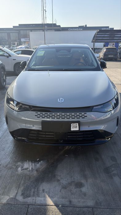 Продам новое лобое окно C 01