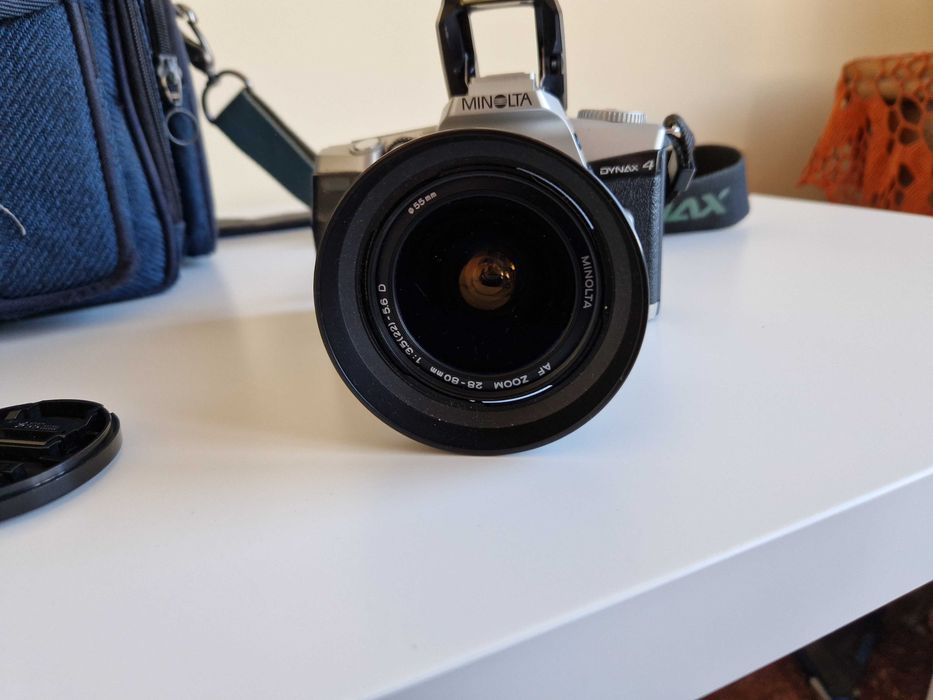 Продавам два броя лентови фотоапарати Minolta