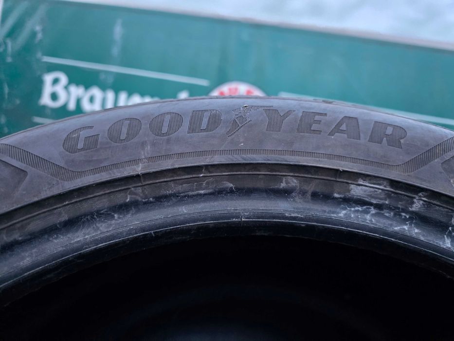2бр Зимни гуми 245 45 18 - Goodyear - DOT 2023