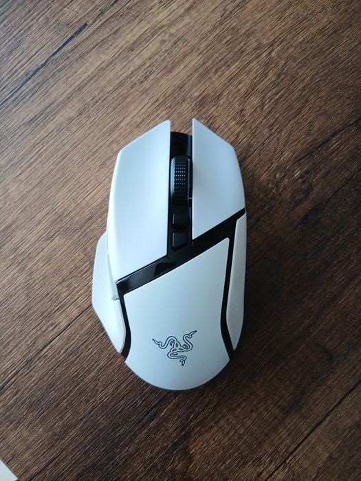 Геймърска мишка Razer Basilisk v3 pro Бяла