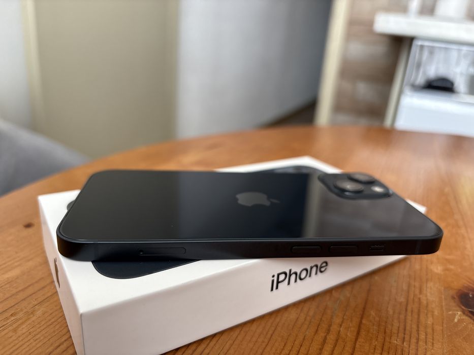 Продавам Apple 13