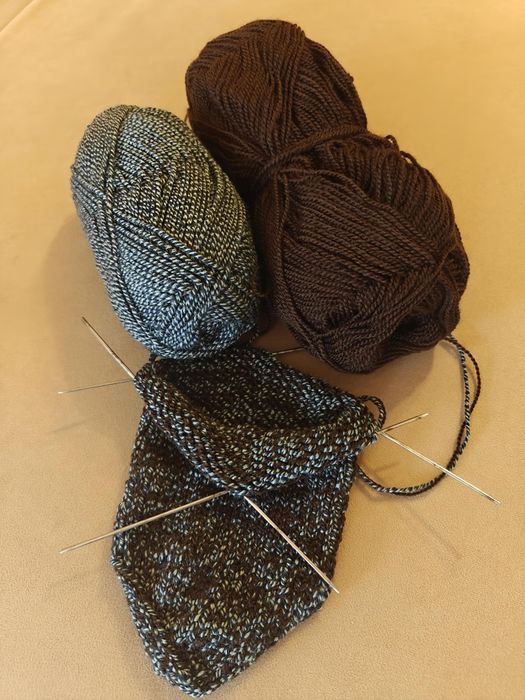 Handmade Pulovere,Veste,Șosete,Cipici – personalizate pe comanda