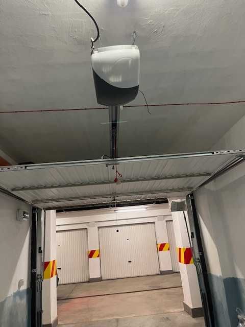 Гаражна врата тип "летящо крило"