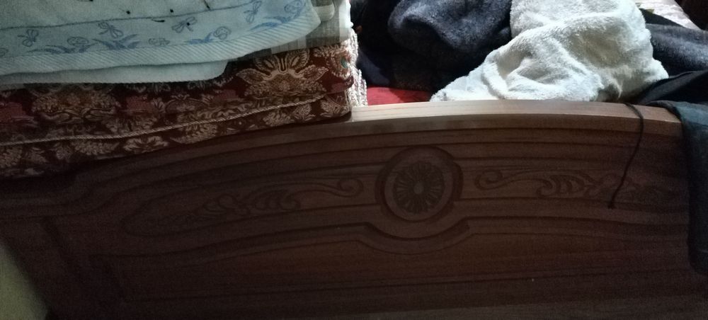 Двуспальная кроват