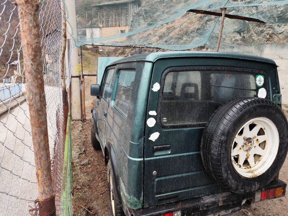 Сузуки самурай на части