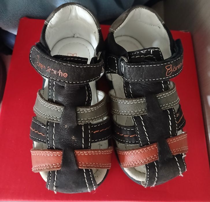 Продам детские сандали