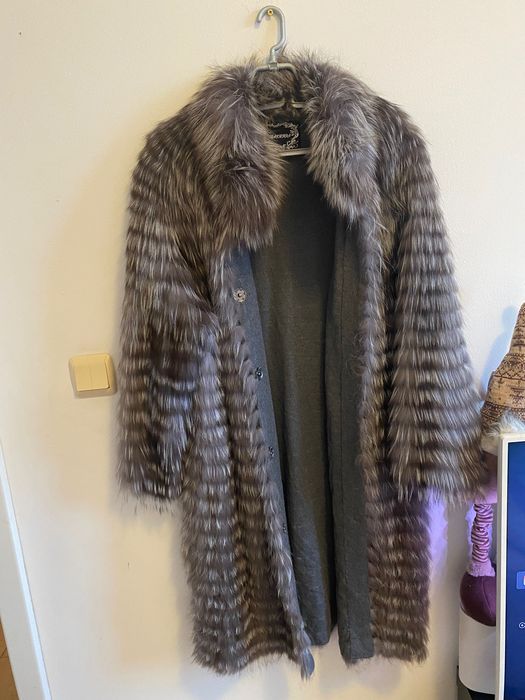 палто от сребърна лисица