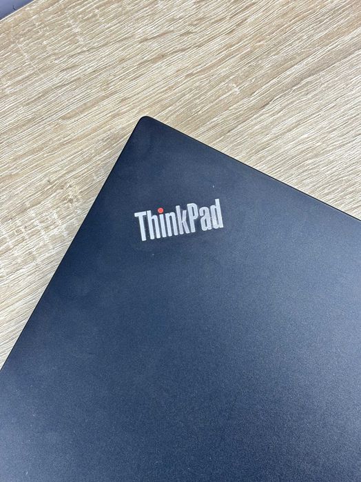 Ноутбук Lenovo ThinkPad E590