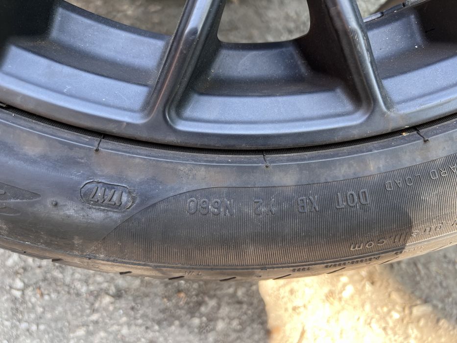 275/40/19 2 броя летни гуми Pirelli