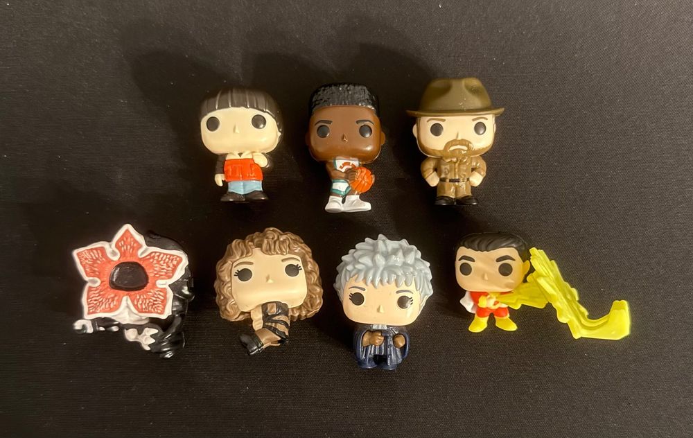 Stranger things Harry Potter dc kinder joy