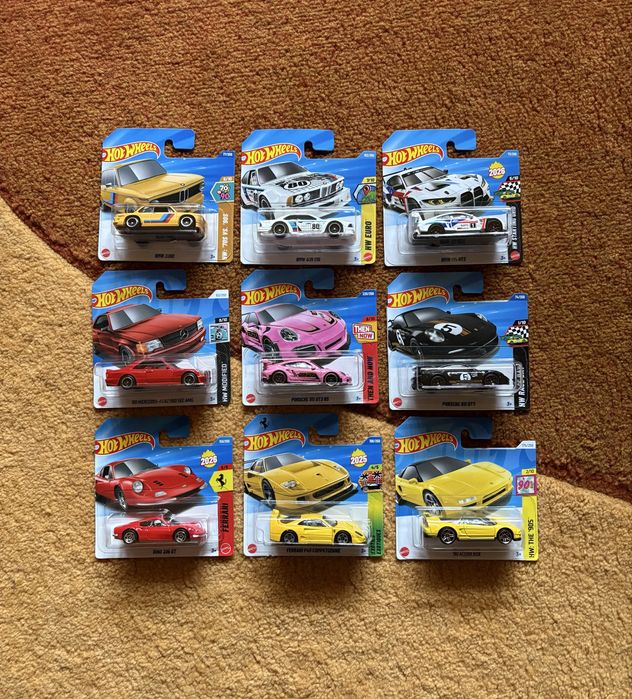 Vând HotWheels Mainline