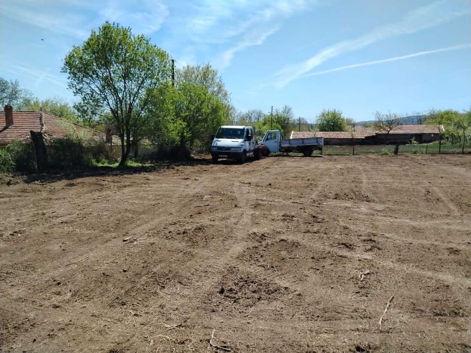 Голям, красив строителен парцел с разрешение за строеж на бунгало