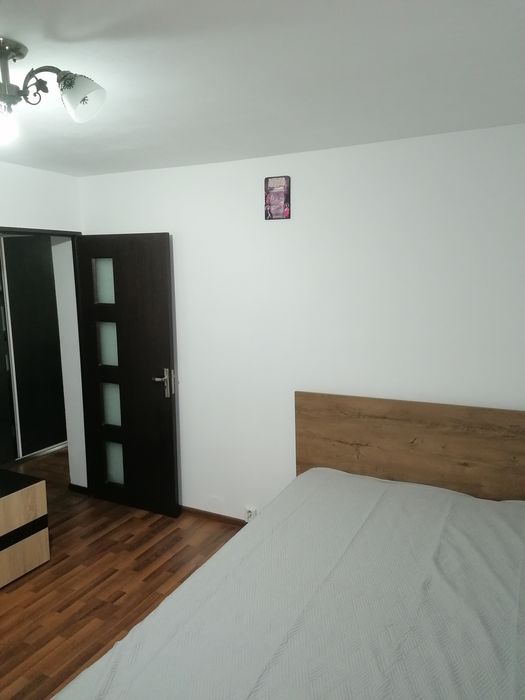Închiriez apartament 3 camere, zona centrala