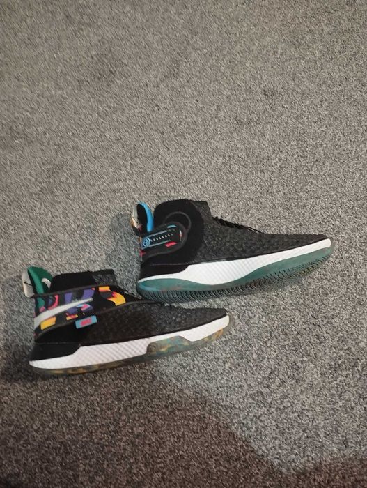 Маратонки Nike номер 41