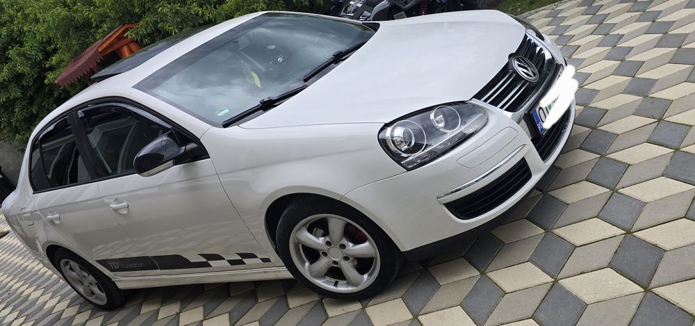 VOLKSWAGEN Jetta 2012 — imagine 3