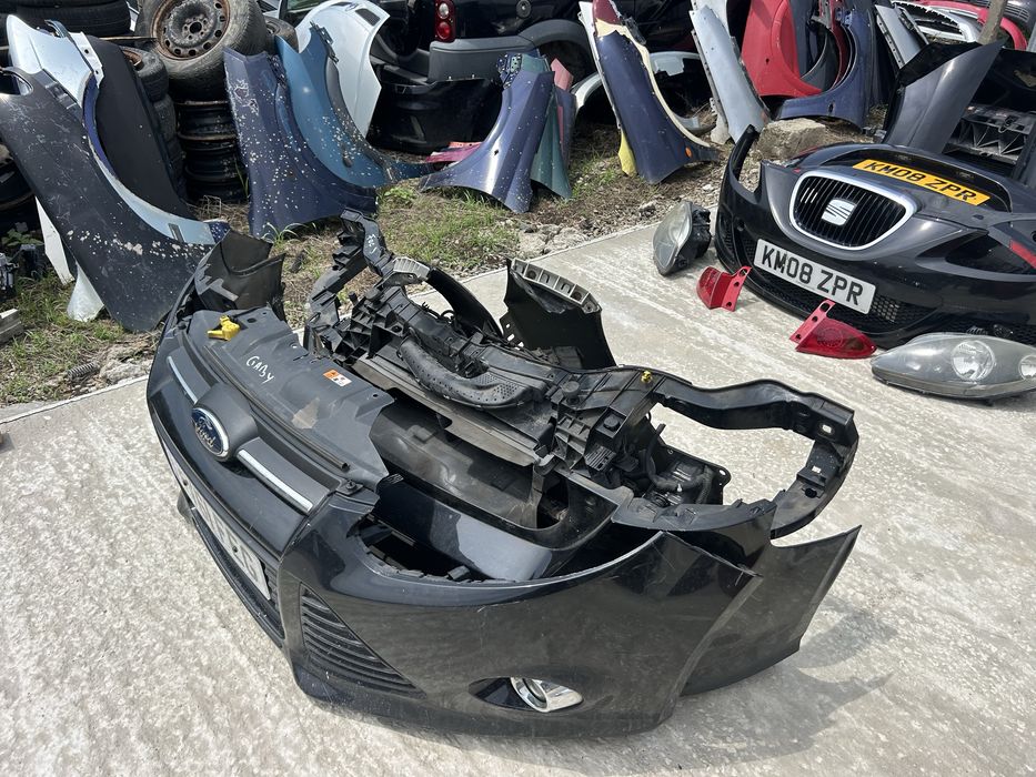 Bara fata .faruri .trager .radiatoare .aripa ford focus 3 2011