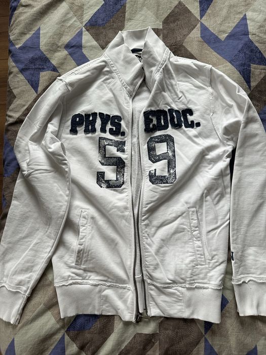 Продавам анцузи, ветровка и суитчъри и други