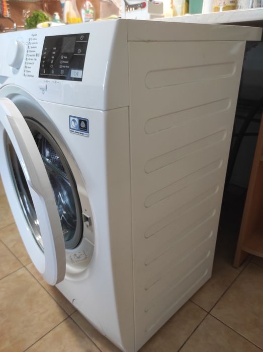 Пералня AEG автоматична