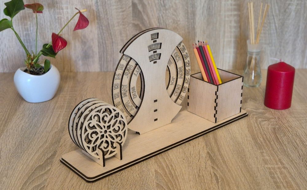 Organizator birou cu calendar din lemn