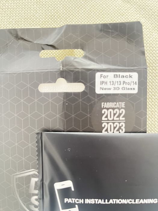 Folie sticla Doctor Shield- pentru iPhone 13/13Pro/14 Black ,Noua