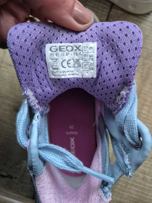 Ghete fete Sketchers