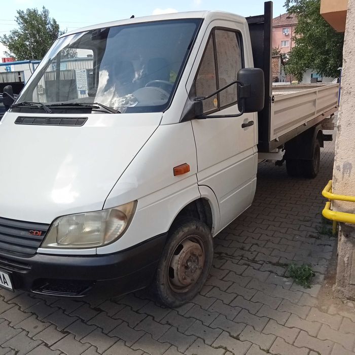 Vând Mercedes sprinter
