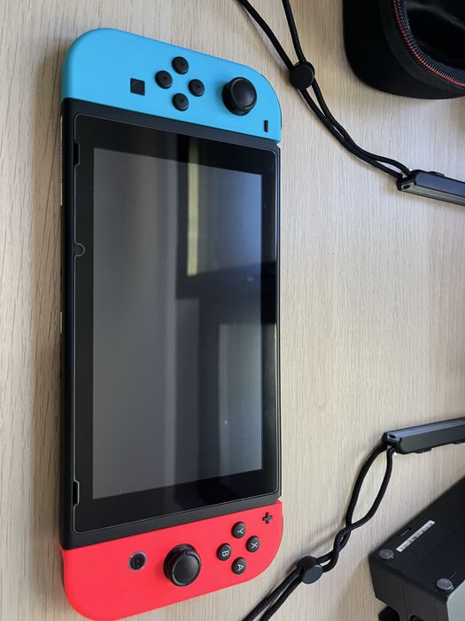 Vând Nintendo Switch