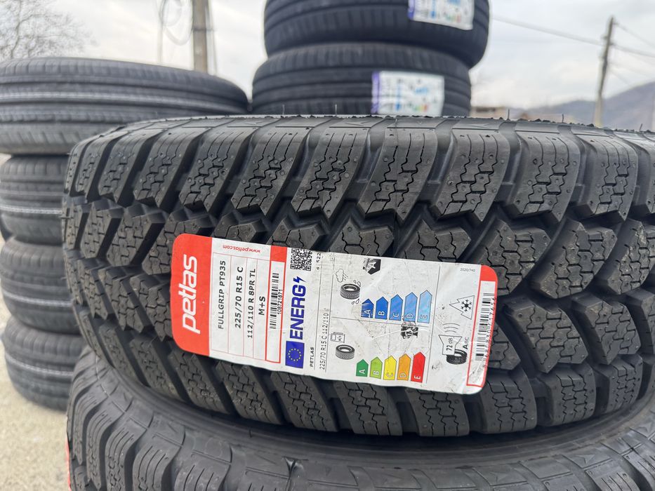Anvelope de iarna 225/70R15C 112/110R Petlas PT935