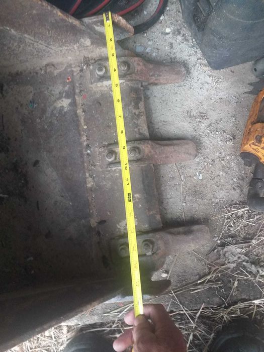 Багер с 4 кофи закача се з трактор