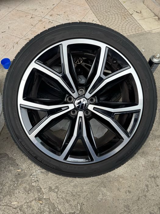 Джанти 18 5х100 57.1ет с гуми Hankook 215/45/18 ventus prime3 дот3722 от Vw T-Cross