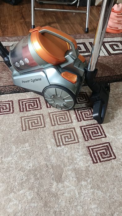 Срочно продам пылесос MIDEA Power Cyclone