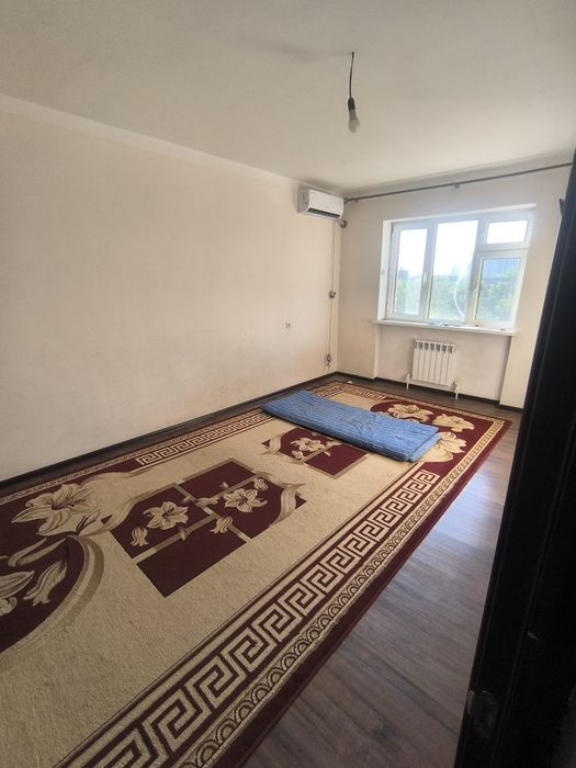 Сдается на длительный срок спутник16а,2ком , рядом школа базарч