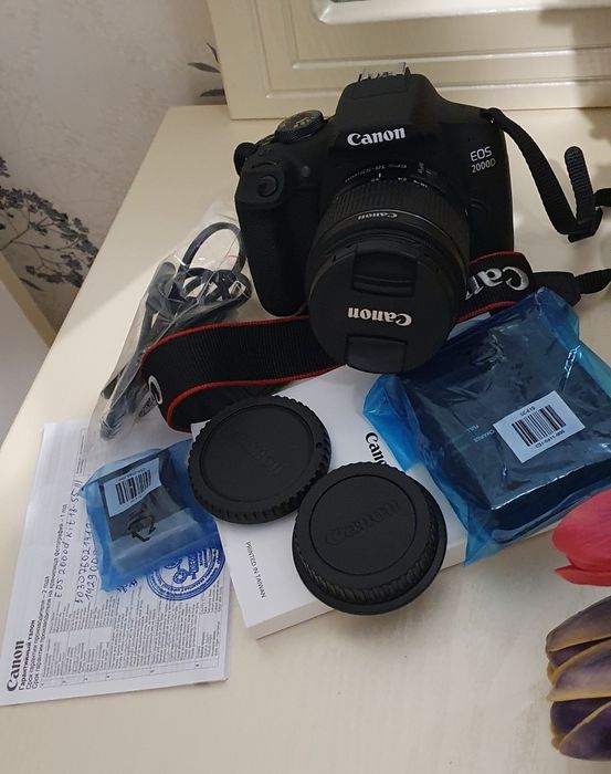 Фотоаппарат Canon Eos 2000D