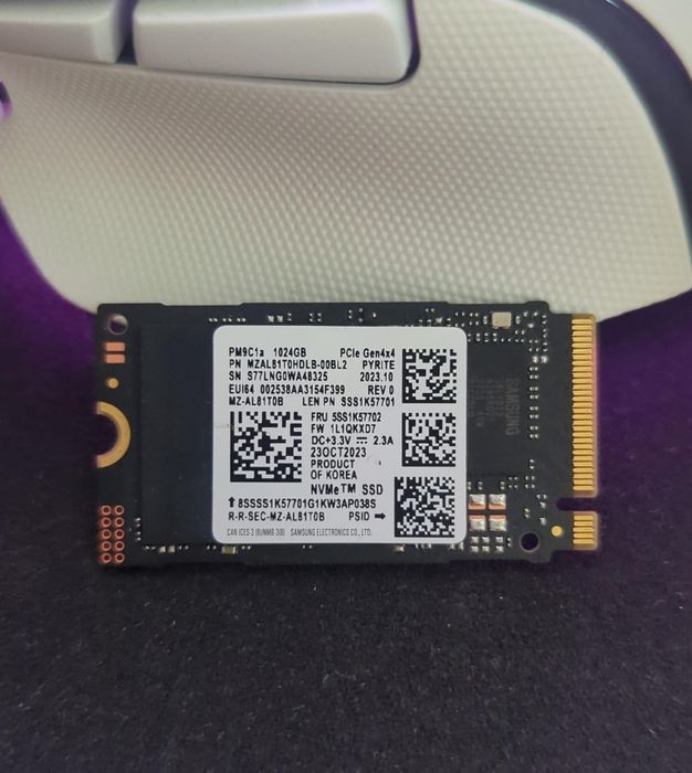 Samsung PM9C1 1TB SSD