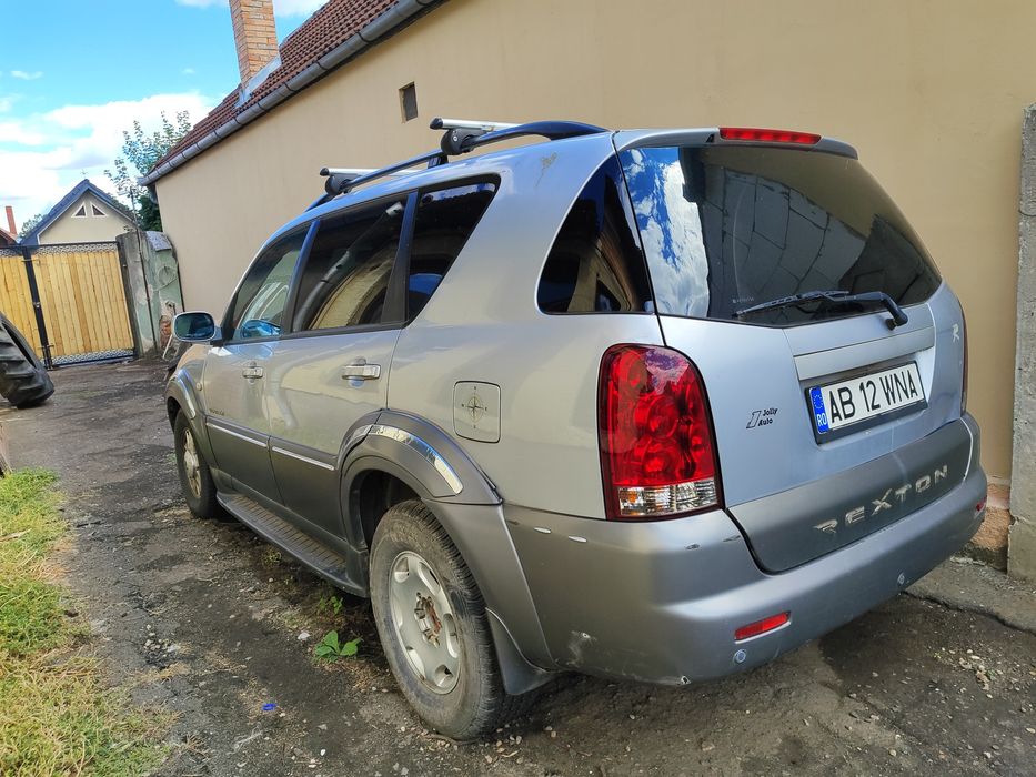 Vând/schimb ssang yong Rexton AUTOUTILITARĂ  4x4